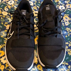 Nike Black and Gray Sports Shoes